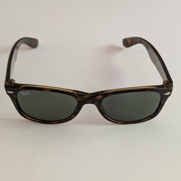 Ray-Ban NWOT New Wayfarer Classic Polished Tortoise Sunglasses - Picture 1 of 8